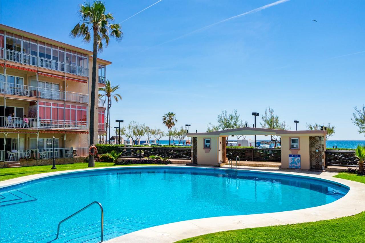 Beachfront Seaview Apartment In Los Boliches By Costarentals - Ref 141 Fuengirola Buitenkant foto