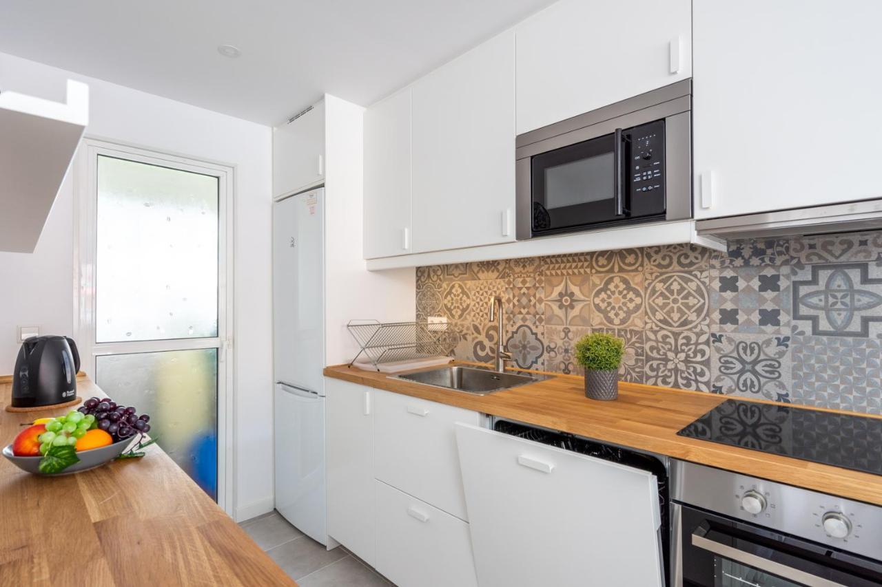 Beachfront Seaview Apartment In Los Boliches By Costarentals - Ref 141 Fuengirola Buitenkant foto
